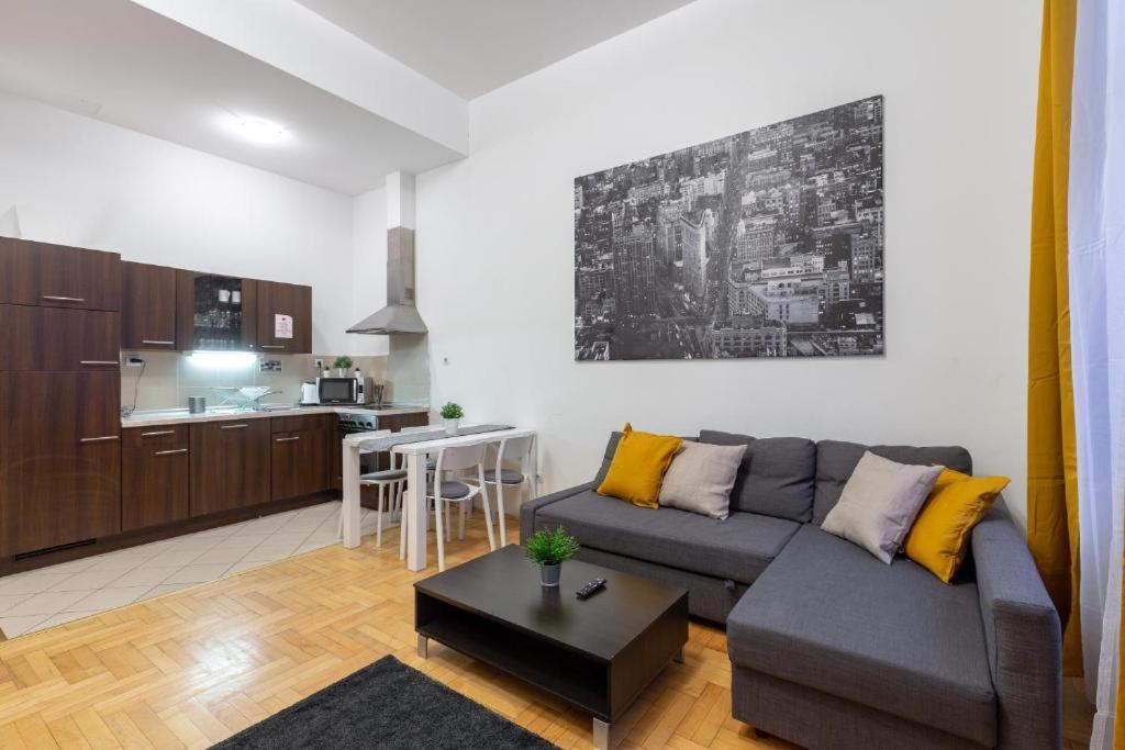 Downtown Home In The Gozsdu Garden 부다페스트 외부 사진